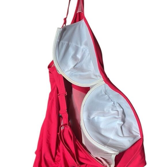 Torrid one piece bathing suit hot pink ruched built in bra 4x cut out back - Picture 7 of 9